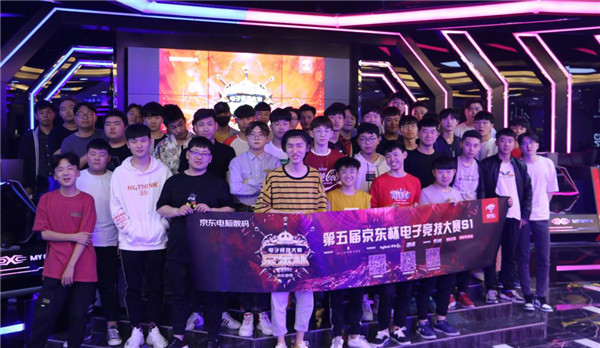 力球员受伤