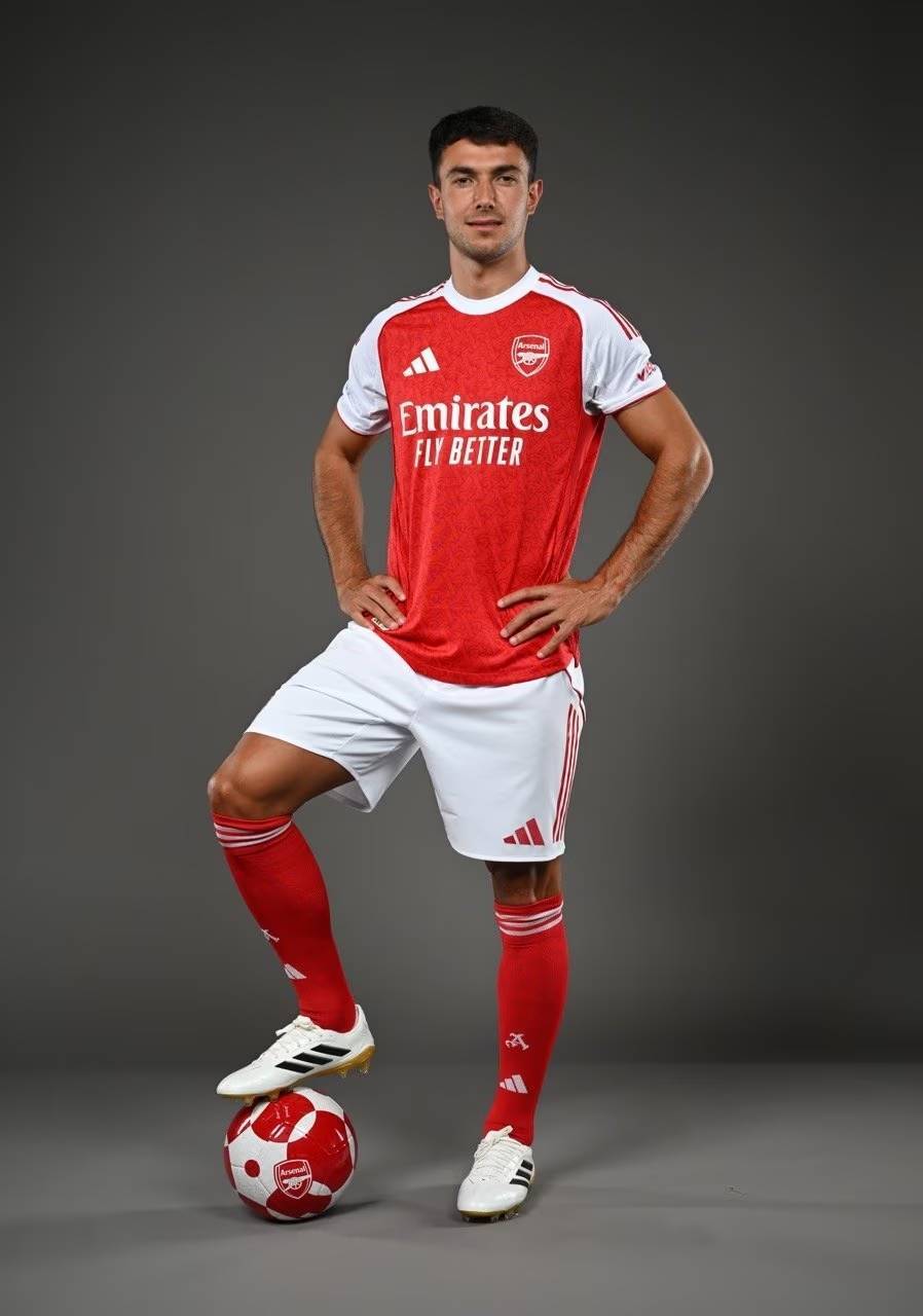 谁就更接近 谁就更接近