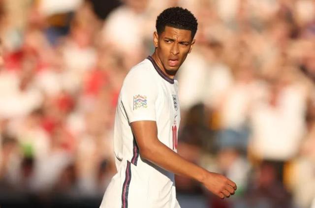 赛画面的即 赛画面的即