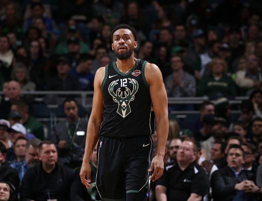 为六后卫 为六后卫