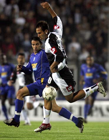 配合队友在 配合队友在